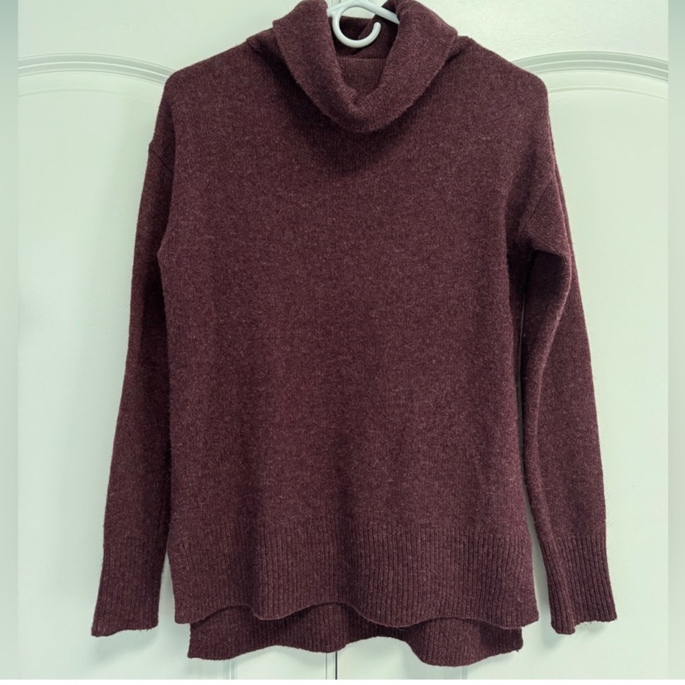 Nanette Lepore Plum Turtleneck Sweater ✨3 for $25✨